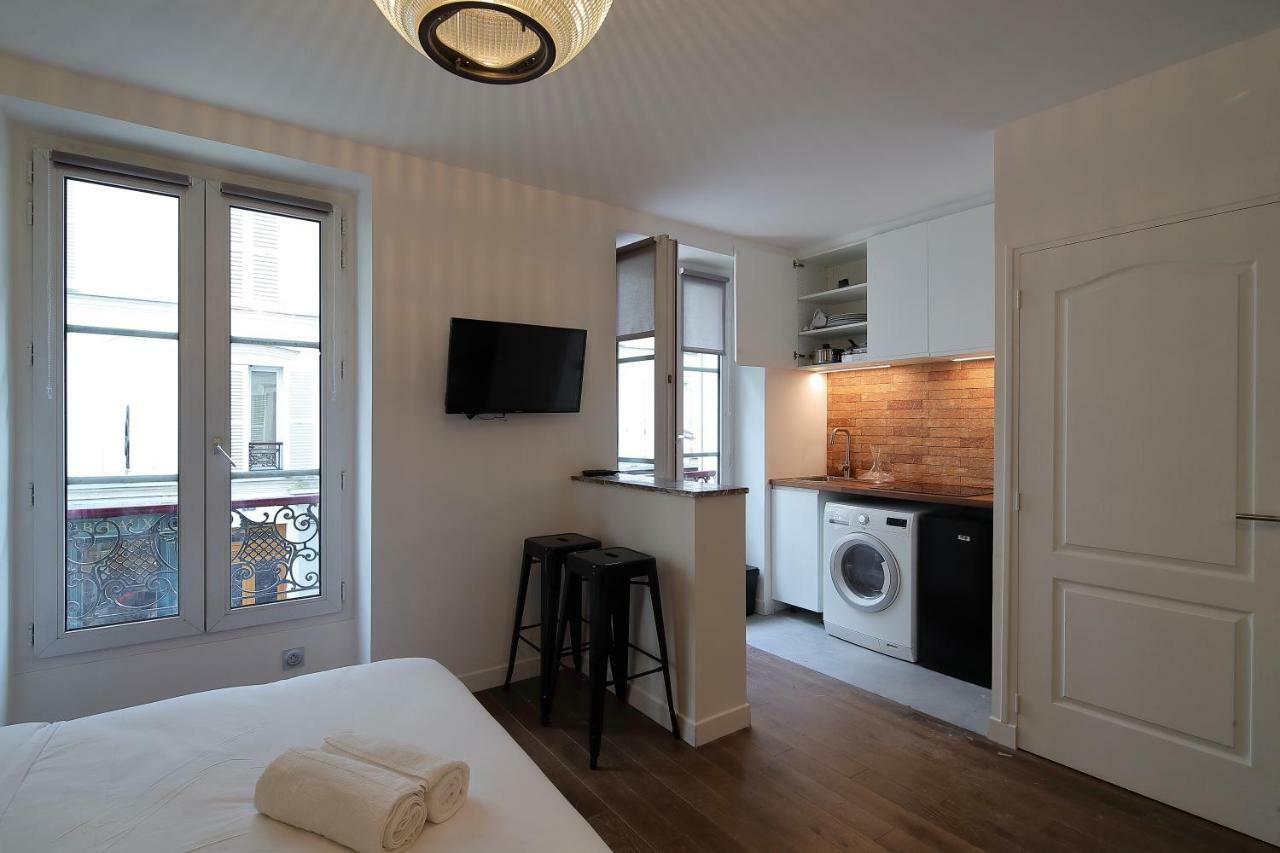 Studio De Charme Proche Tour Eiffel Et Rue Cler Appartamento Parigi Esterno foto